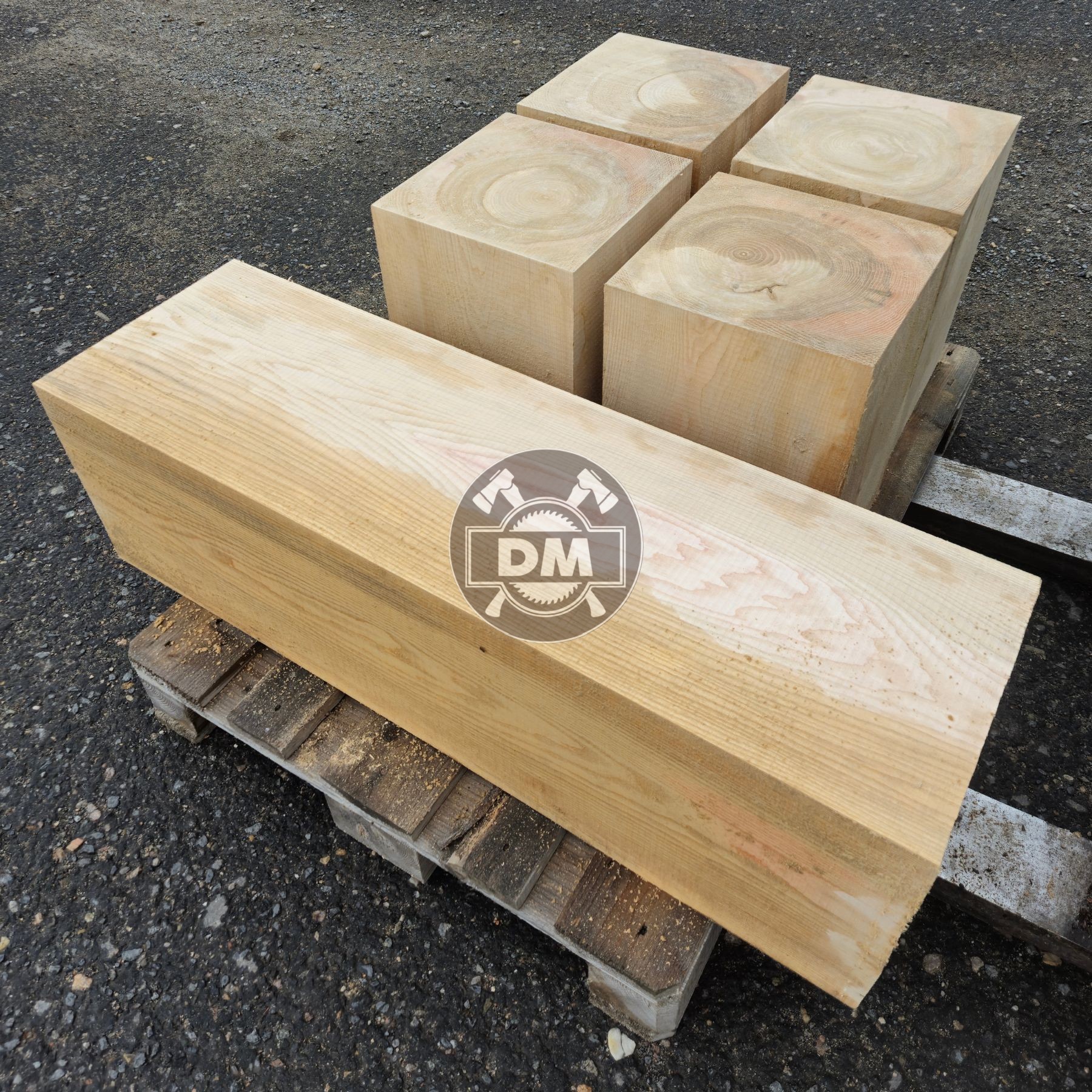 Masivní kostka / kvádr